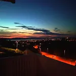 Lejlighed Adorable 1-bedroom With A Fantastic View - Free Parking
